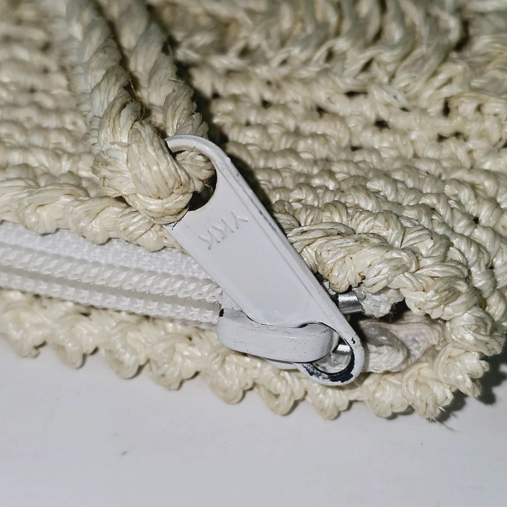 Vintage 1960's White Crochet Clutch Korean Made Handbag - Picture 4 of 6